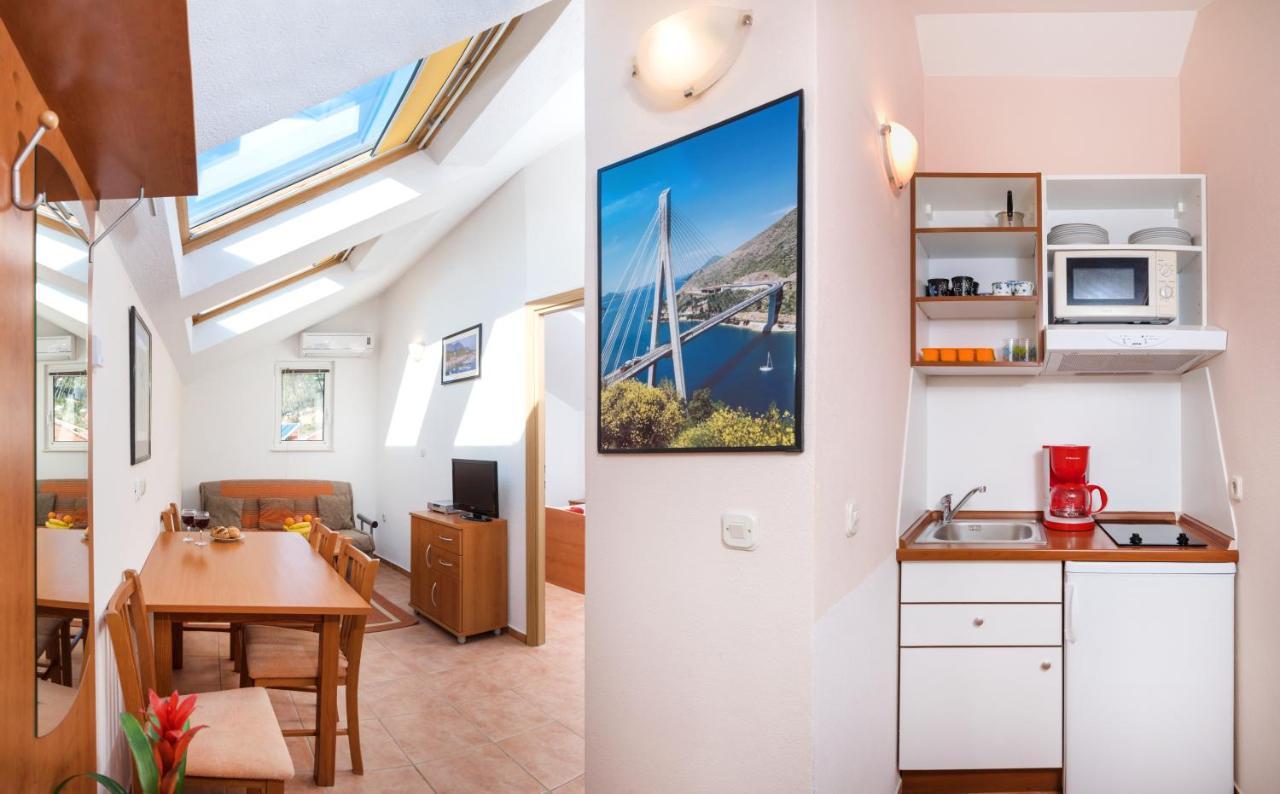 Apartments Vila Adrijana & Fitness Studio Wolf Bv Baška Voda Dış mekan fotoğraf