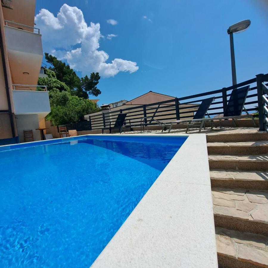 Apartments Vila Adrijana & Fitness Studio Wolf Bv Baška Voda Dış mekan fotoğraf