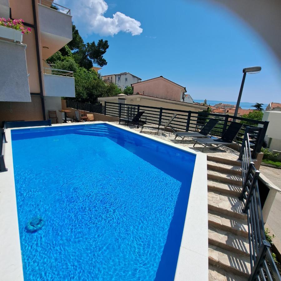 Apartments Vila Adrijana & Fitness Studio Wolf Bv Baška Voda Dış mekan fotoğraf