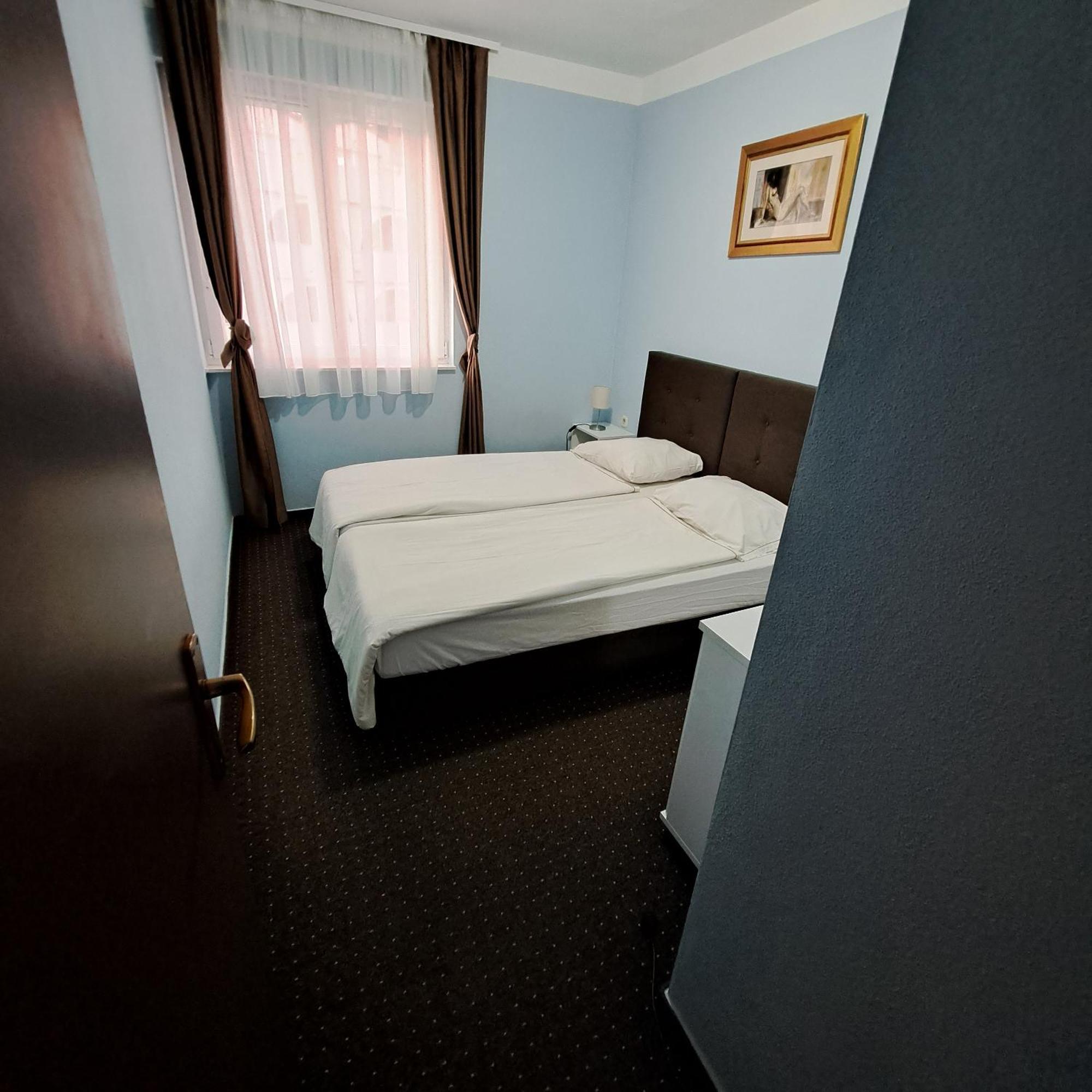 Apartments Vila Adrijana & Fitness Studio Wolf Bv Baška Voda Dış mekan fotoğraf
