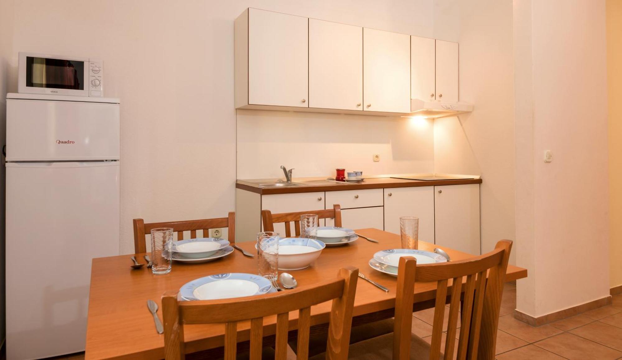 Apartments Vila Adrijana & Fitness Studio Wolf Bv Baška Voda Dış mekan fotoğraf