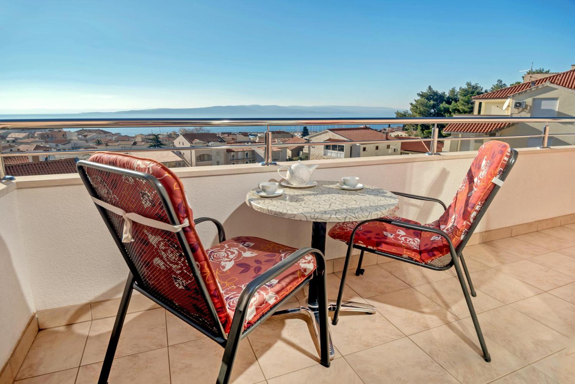 Apartments Vila Adrijana & Fitness Studio Wolf Bv Baška Voda Dış mekan fotoğraf